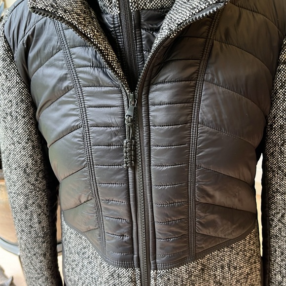 NWT Chillax black nylon and grey fabric long sleeve hooded zip front jacket - Picture 2 of 13